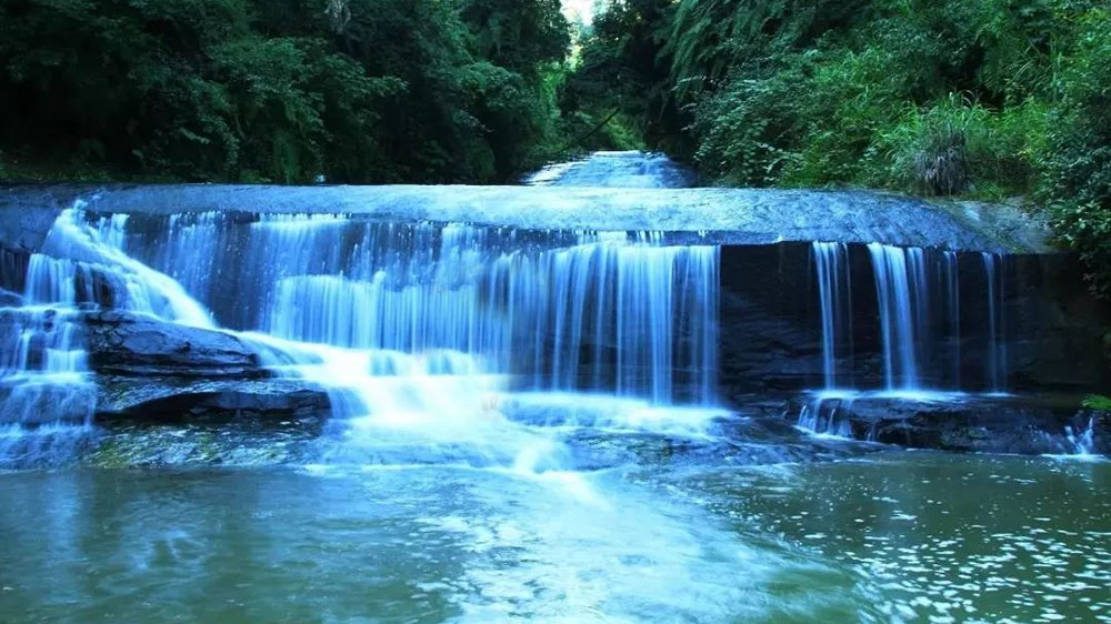 威遠石板河旅游區(qū)風景.jpg